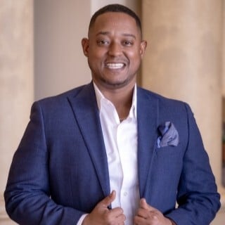 Louis Townsend_headshot-320x320